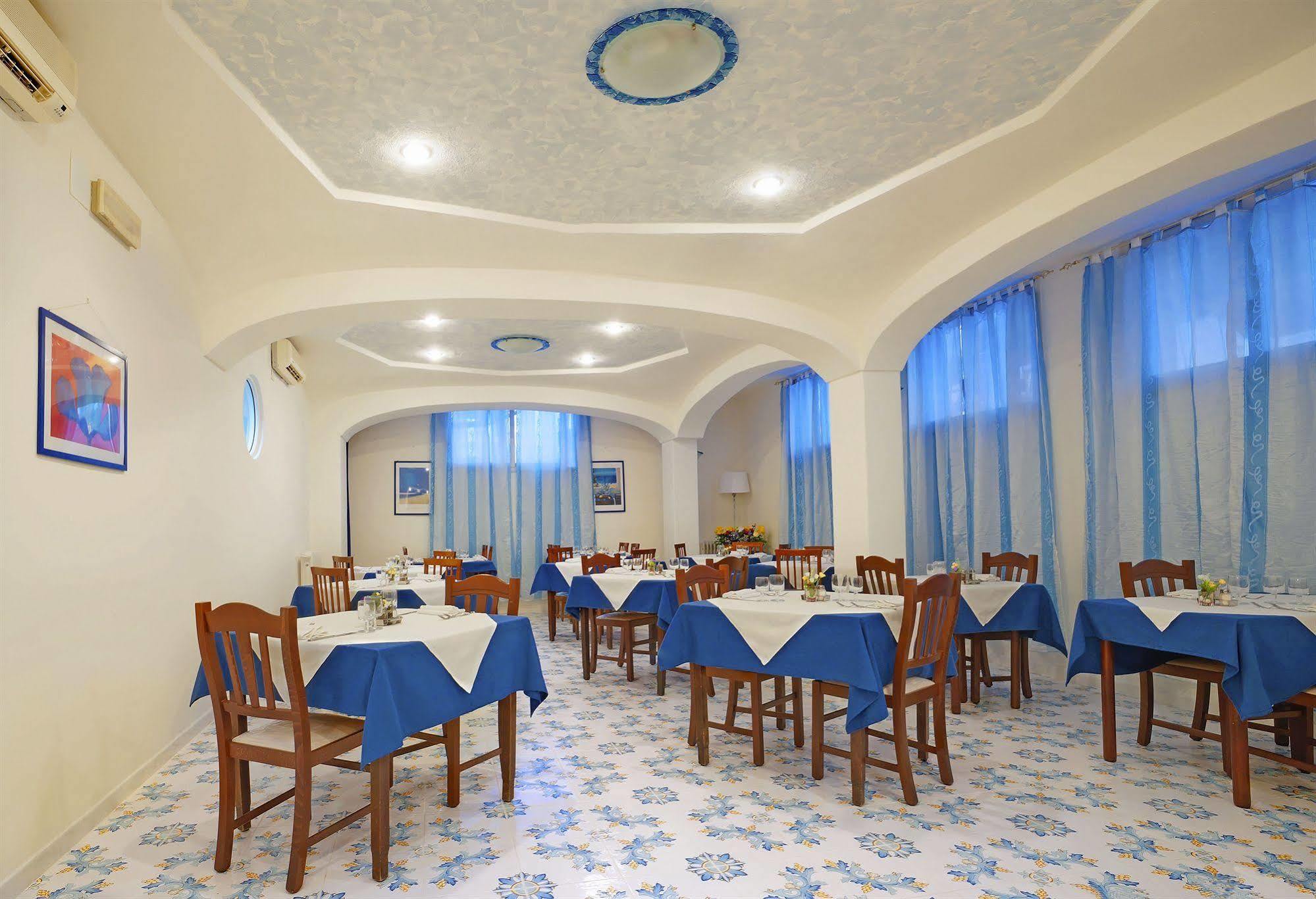 Iris Hotel Форио Экстерьер фото