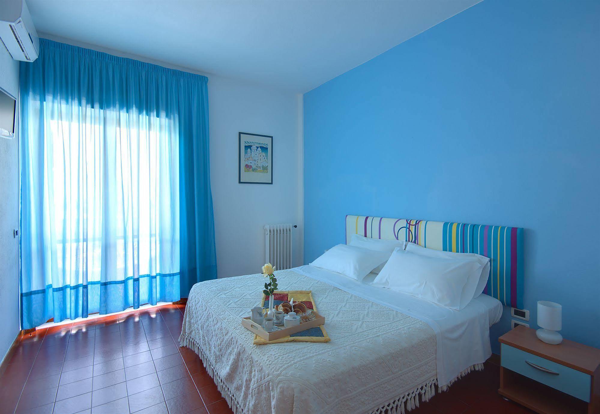 Iris Hotel Форио Экстерьер фото
