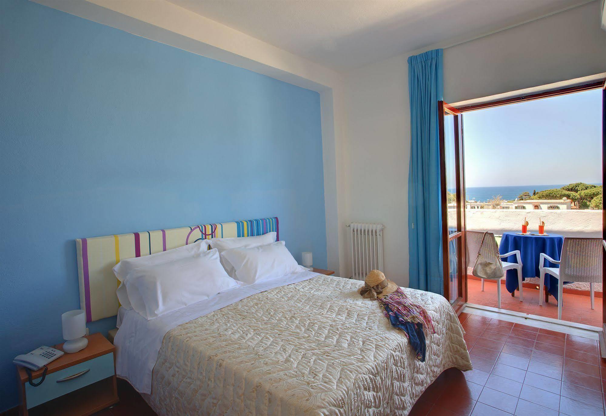 Iris Hotel Форио Экстерьер фото